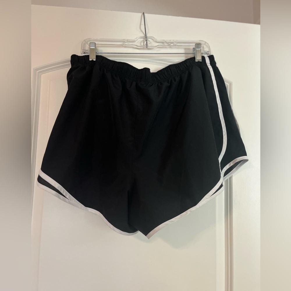 Nike Black Running Shorts - Picture 2 of 3